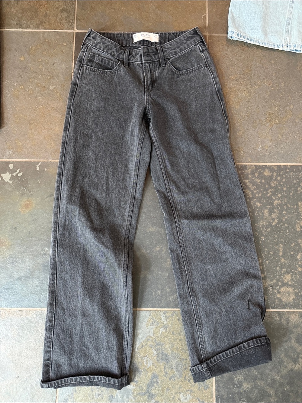 Hollister low rise bagLeg Jeans - Charcoal Black size 23 regular fits 12 year
